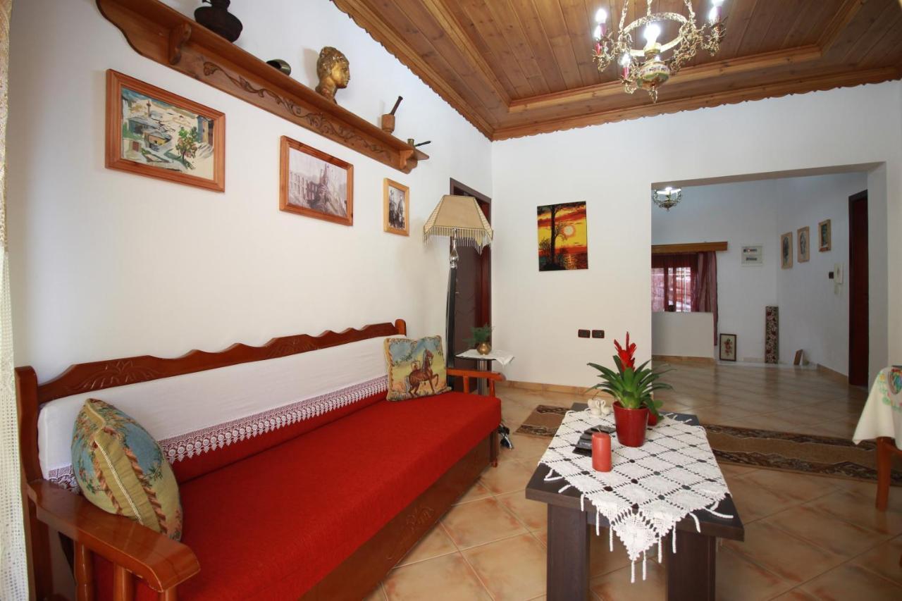 Gjirokastër Grandma'S Home מראה חיצוני תמונה