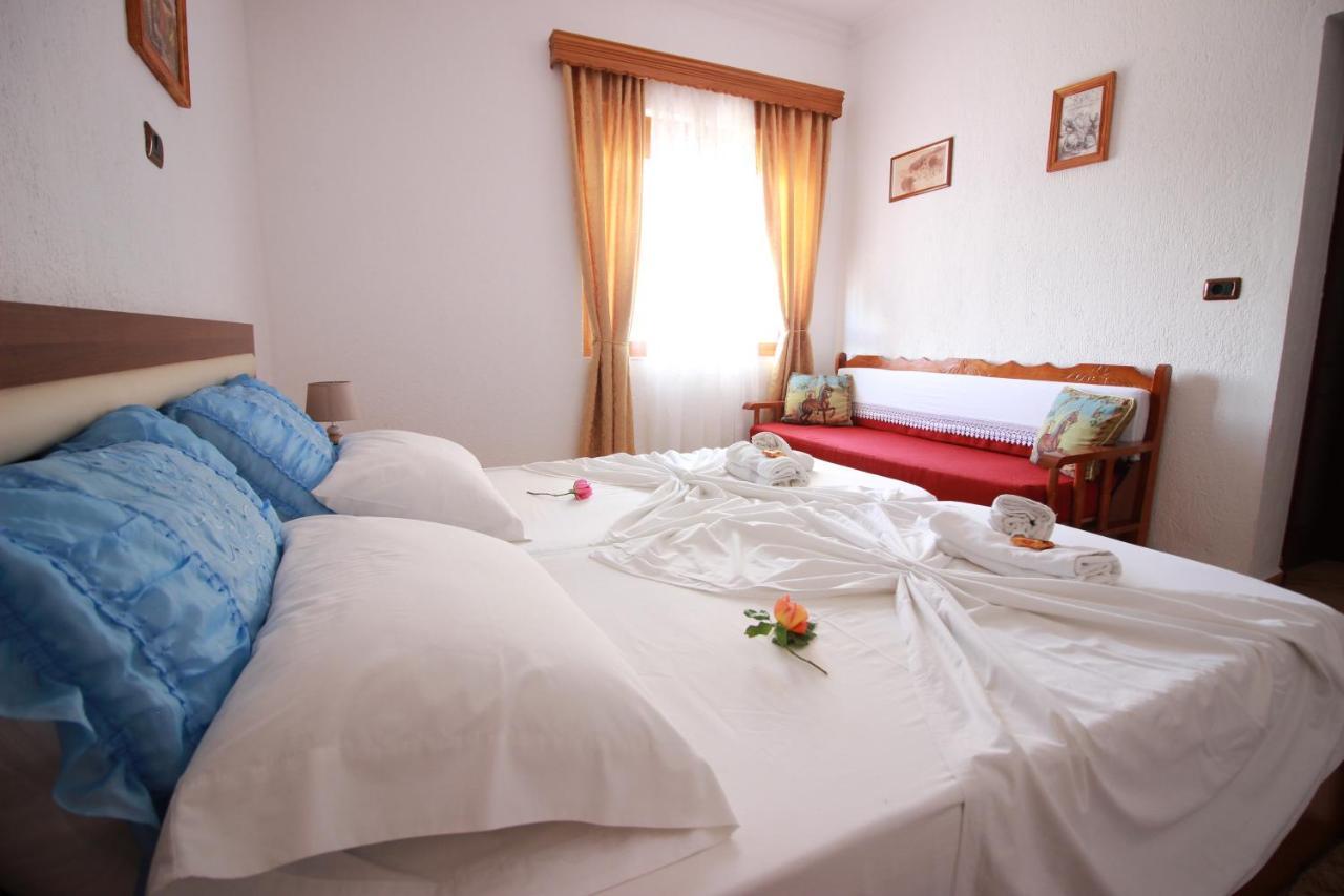Gjirokastër Grandma'S Home מראה חיצוני תמונה