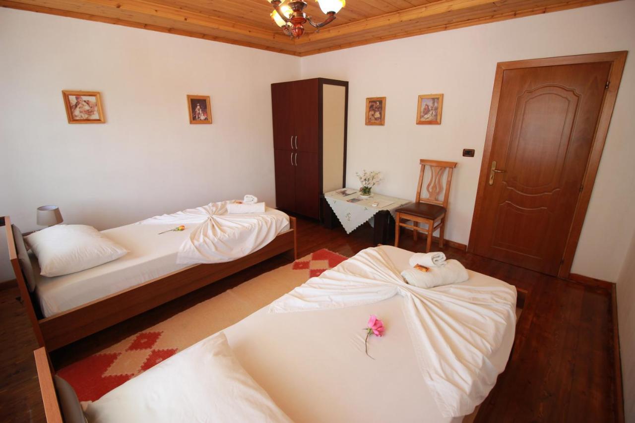 Gjirokastër Grandma'S Home מראה חיצוני תמונה