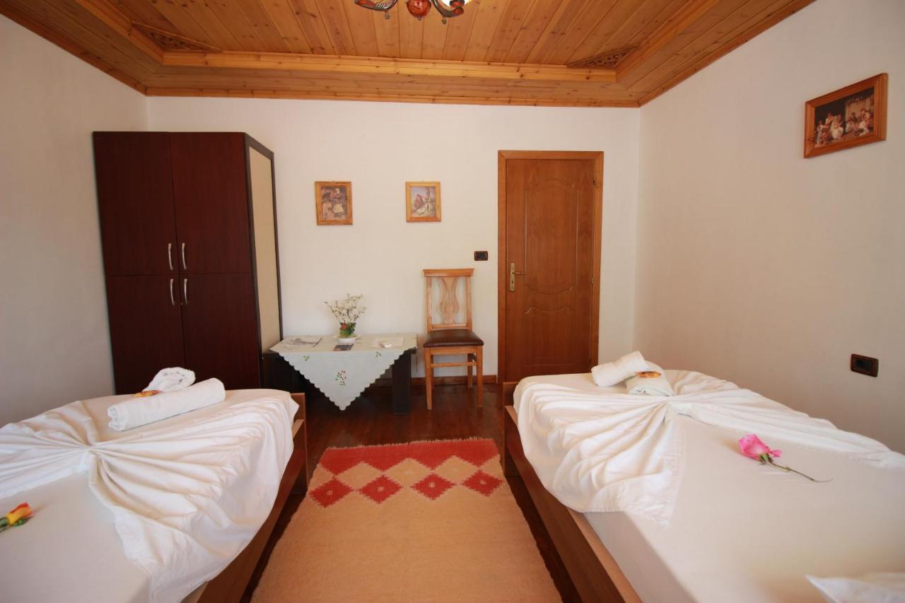 Gjirokastër Grandma'S Home מראה חיצוני תמונה