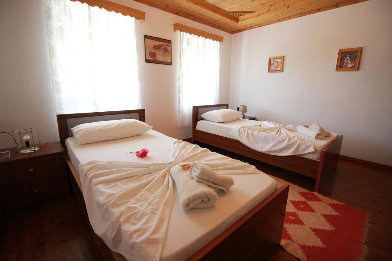 Gjirokastër Grandma'S Home מראה חיצוני תמונה