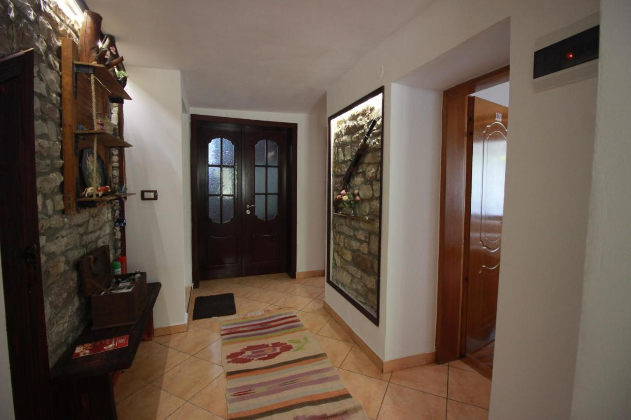 Gjirokastër Grandma'S Home מראה חיצוני תמונה