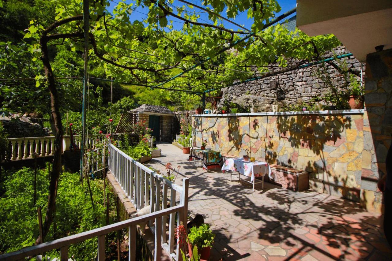 Gjirokastër Grandma'S Home מראה חיצוני תמונה